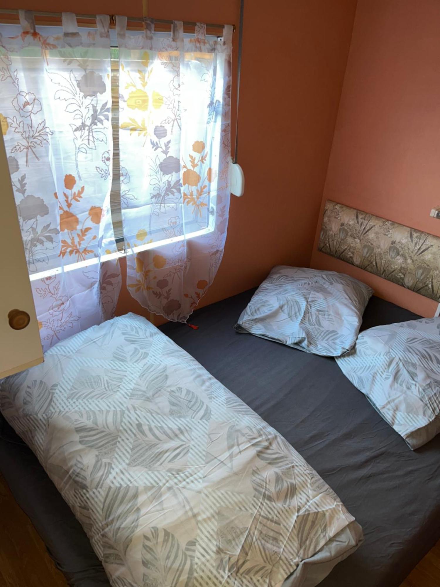 Отель Le Familly Team Ardres Экстерьер фото