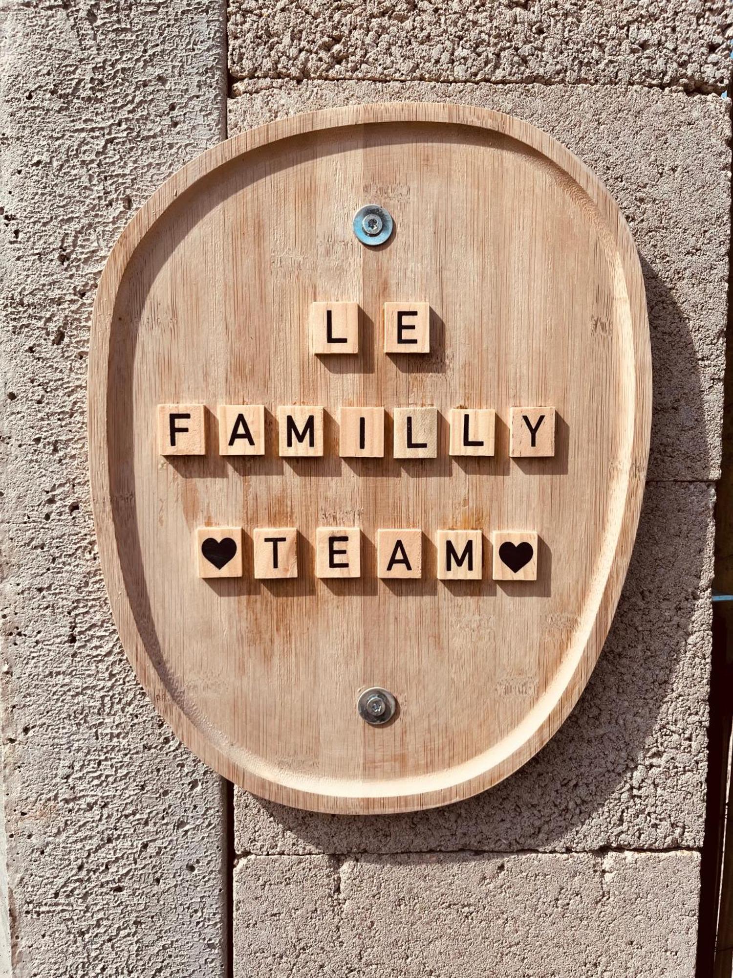 Отель Le Familly Team Ardres Экстерьер фото
